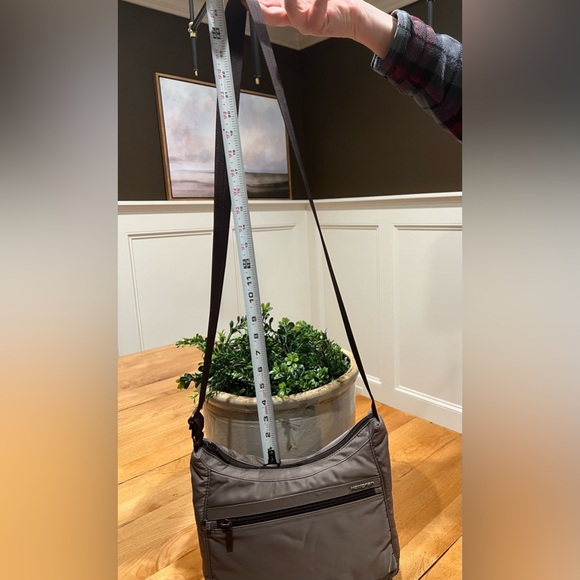 Hedgren Harper's S Crossbody Bag RFID Sepia Brown - Picture 11 of 13